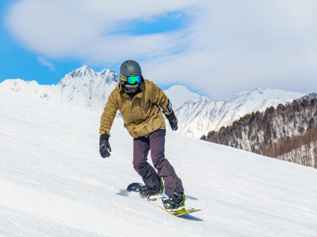 忙しい現代人に最適な日帰りスノボツアーの魅力と充実した楽しみ方ガイド